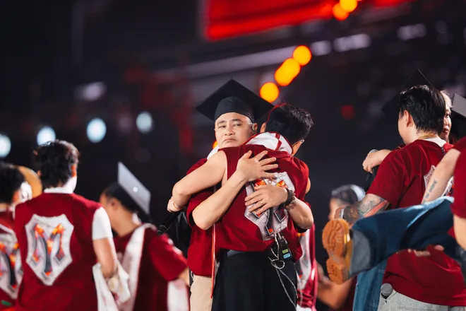 Gai Home Concert: 50.000 kh&aacute;n giả c&ugrave;ng c&aacute;c Anh T&agrave;i đi qua một &ldquo;lễ tốt nghiệp&rdquo; đầy cảm x&uacute;c - Ảnh 17.
