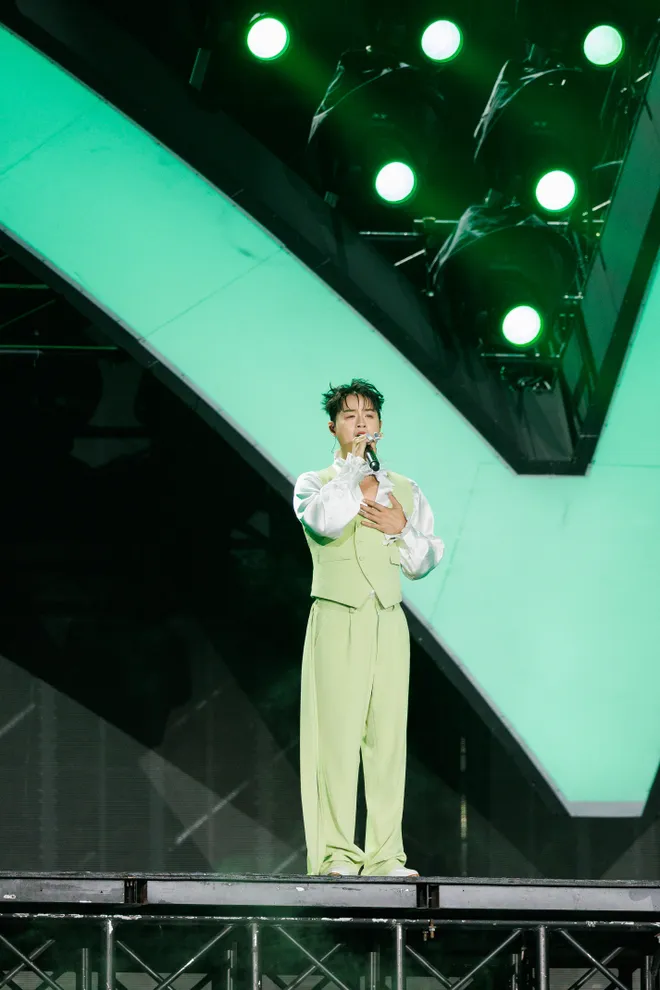 Gai Home Concert: 50.000 kh&aacute;n giả c&ugrave;ng c&aacute;c Anh T&agrave;i đi qua một &ldquo;lễ tốt nghiệp&rdquo; đầy cảm x&uacute;c - Ảnh 8.