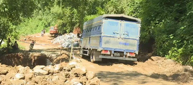 Nguy cơ sạt lở tr&ecirc;n c&aacute;c tuyến đường đ&egrave;o dốc- Ảnh 5.