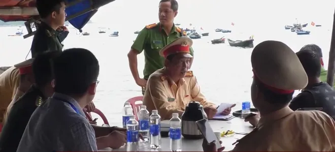 Đảm bảo an to&agrave;n hoạt động dưới nước tại b&aacute;n đảo Sơn Tr&agrave; - Ảnh 2.
