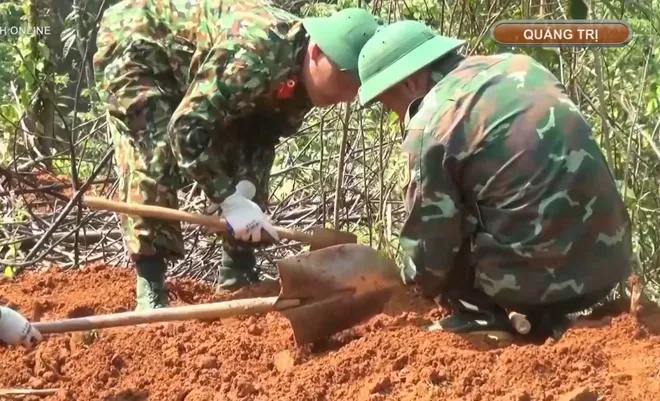 Qu&acirc;n khu 4 với chiến dịch 500 ng&agrave;y đ&ecirc;m t&igrave;m kiếm, quy tập h&agrave;i cốt liệt sĩ- Ảnh 7.