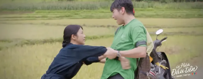 Lời hứa đầu ti&ecirc;n - Tập 5: Ng&acirc;n Kh&aacute;nh (Mỹ Duy&ecirc;n) bị chặn đường quấy rối - Ảnh 3.