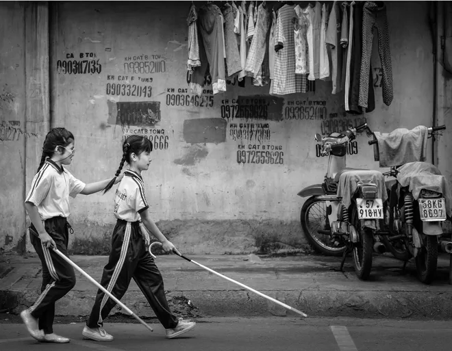 Vượt qua b&oacute;ng tối - Những khoảnh khắc lay động về người khiếm thị- Ảnh 6.
