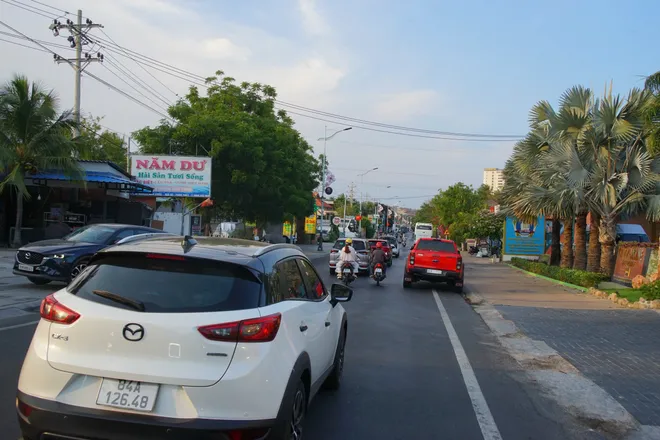 C&aacute;c điểm du lịch ph&iacute;a Nam nhộn nhịp ng&agrave;y đầu kỳ nghỉ lễ- Ảnh 5.