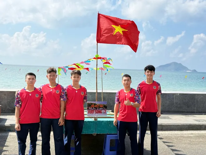 Hải đội 33: Giữ b&igrave;nh y&ecirc;n biển đảo qu&ecirc; hương trong ng&agrave;y vui thống nhất- Ảnh 7.