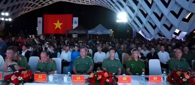 Đ&agrave; Nẵng: Chuỗi sự kiện "Tổ quốc b&igrave;nh y&ecirc;n" &ndash; Gắn kết truyền thống v&agrave; hiện đại- Ảnh 13.
