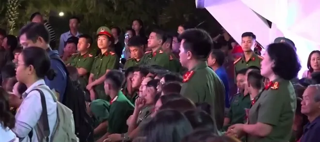 Đ&agrave; Nẵng: Chuỗi sự kiện "Tổ quốc b&igrave;nh y&ecirc;n" &ndash; Gắn kết truyền thống v&agrave; hiện đại- Ảnh 12.