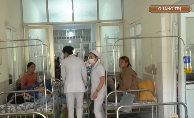 Quảng Trị: Hơn 50 người nhập viện, nghi do bị ngộ độc thực phẩm- Ảnh 3.