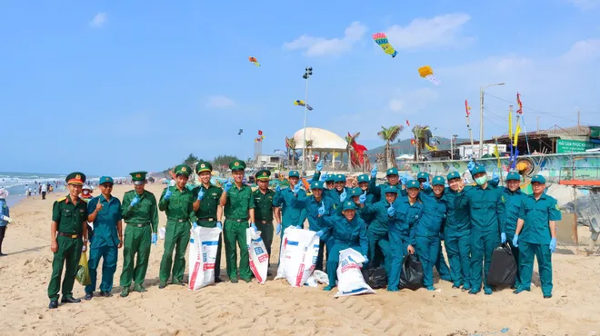 TP Hồ Chí Minh mở chiến dịch 45 ngày xóa quảng cáo bẩn, truy tín dụng đen- Ảnh 4. TP Hồ Chí Minh mở chiến dịch 45 ngày xóa quảng cáo bẩn, truy tín dụng đen- Ảnh 4.