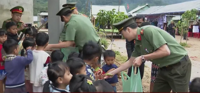 Tăng cường phối hợp bảo vệ an ninh bi&ecirc;n giới từ sớm, từ xa- Ảnh 6.