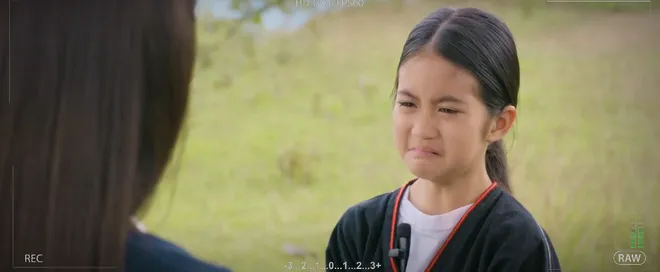Lời hứa đầu ti&ecirc;n - Tập 7: Vi Minh cuối c&ugrave;ng cũng c&oacute; video triệu view - Ảnh 13.