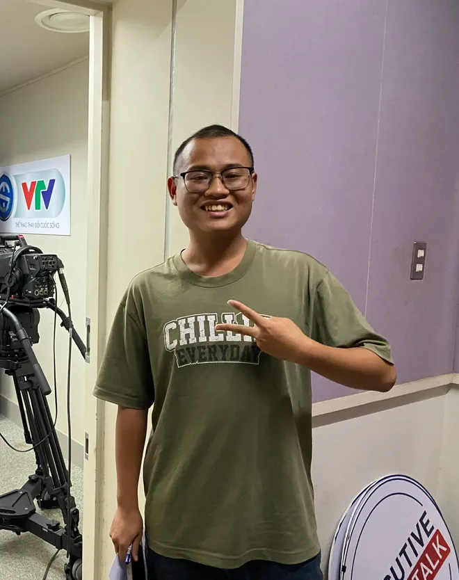 Người h&acirc;m mộ c&ugrave;ng b&igrave;nh luận FIFA World Cup 2026 trực tiếp thử giọng tại VTV - Ảnh 8.