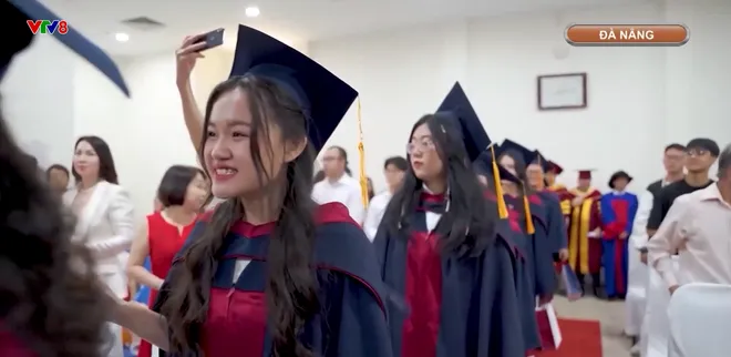 Lễ ký kết biên bản ghi nhớ hợp tác giữa 3 đại học quốc tế của 3 vùng Bắc - Trung – Nam- Ảnh 12. Lễ ký kết biên bản ghi nhớ hợp tác giữa 3 đại học quốc tế của 3 vùng Bắc - Trung – Nam- Ảnh 12.