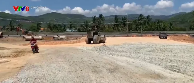 Khẩn trương thi công đường đấu nối cho cầu trăm tỷ vượt đầm Sa Huỳnh- Ảnh 7. Khẩn trương thi công đường đấu nối cho cầu trăm tỷ vượt đầm Sa Huỳnh- Ảnh 7.