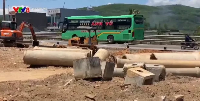 Khẩn trương thi công đường đấu nối cho cầu trăm tỷ vượt đầm Sa Huỳnh- Ảnh 5. Khẩn trương thi công đường đấu nối cho cầu trăm tỷ vượt đầm Sa Huỳnh- Ảnh 5.
