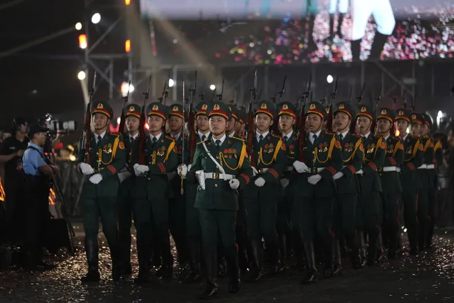 H&agrave; Anh Tuấn, Đ&ocirc;ng Nhi khuấy động s&acirc;n khấu Sao Nhập Ngũ Concert  - Ảnh 3.