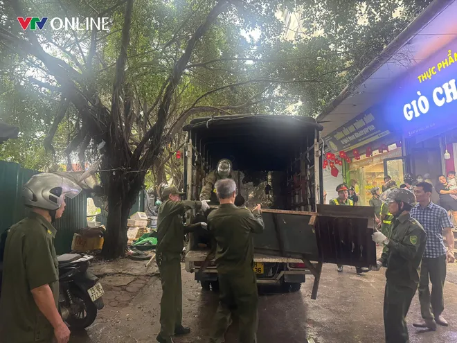 Hà Nội: Sau giải tỏa chợ tạm HH Linh Đàm, khoảng trống dân sinh vẫn hiện hữu - Ảnh 4.