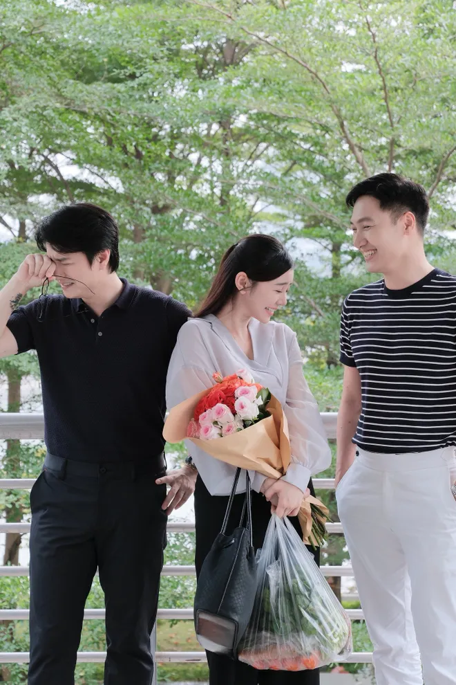 Bước ch&acirc;n v&agrave;o đời: D&agrave;n diễn vi&ecirc;n 'xả ảnh' kết phim, hai so&aacute;i ca g&acirc;y sốt- Ảnh 3.