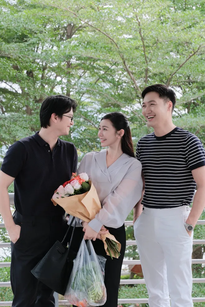Bước ch&acirc;n v&agrave;o đời: D&agrave;n diễn vi&ecirc;n 'xả ảnh' kết phim, hai so&aacute;i ca g&acirc;y sốt- Ảnh 2.