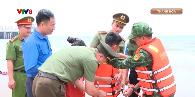 Thanh Ho&aacute; tăng cường c&aacute;c hoạt động quản l&yacute; du lịch biển - Ảnh 4.