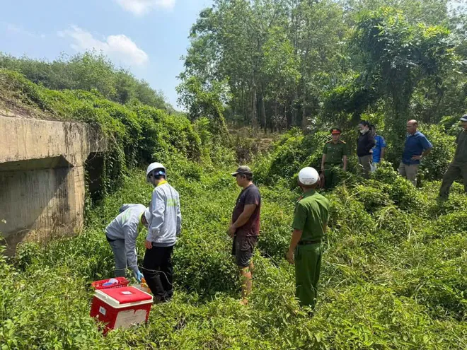 Phát hiện công ty chế biến mủ cao su xả thải trái phép ra suối tại Đồng Nai - Ảnh 4.
