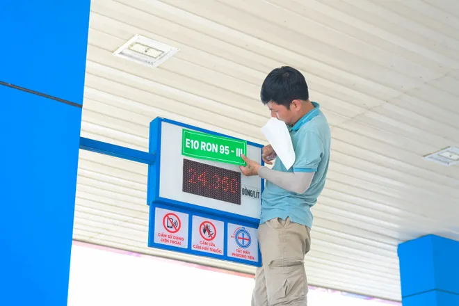 Điều g&igrave; xảy ra khi lần đầu ti&ecirc;n đổ xăng E10 cho xe m&aacute;y? - Ảnh 2.