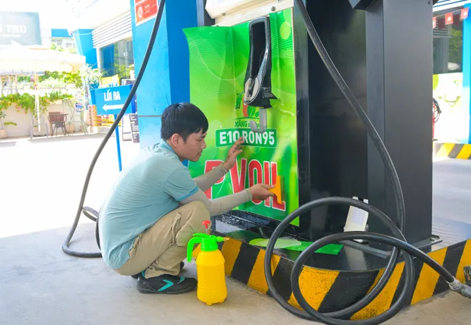 Điều g&igrave; xảy ra khi lần đầu ti&ecirc;n đổ xăng E10 cho xe m&aacute;y? - Ảnh 3.