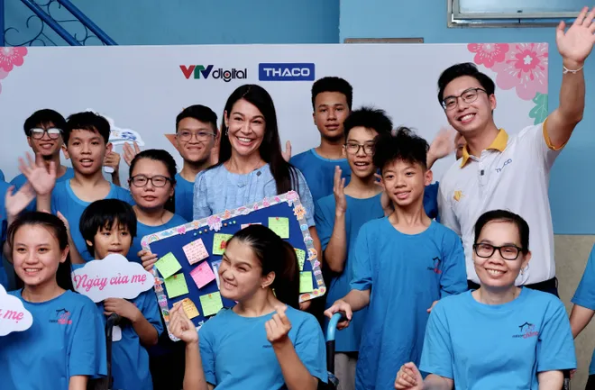 Chuyến xe tử tế th&aacute;ng 5 mang những nụ cười &ldquo;chữa l&agrave;nh&rdquo; đến Nh&agrave; May Mắn - Ảnh 1.