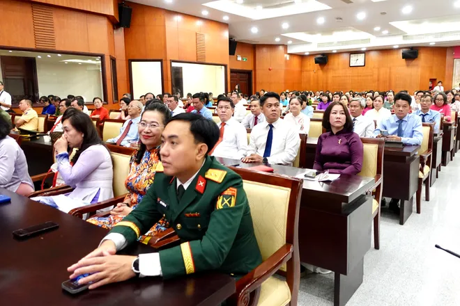 T&ocirc;n vinh những tấm gương điển h&igrave;nh trong học tập v&agrave; l&agrave;m theo đạo đức, phong c&aacute;ch Hồ Ch&iacute; Minh - Ảnh 9.