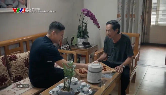 Dưới &ocirc; cửa s&aacute;ng đ&egrave;n - Tập 2: T&agrave;i v&agrave; Sinh hợp sức lật tẩy &ocirc;ng Cơ lươn lẹo - Ảnh 31.