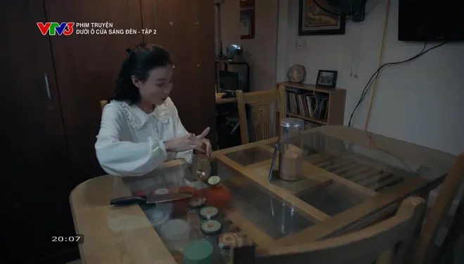 Dưới &ocirc; cửa s&aacute;ng đ&egrave;n - Tập 2: T&agrave;i v&agrave; Sinh hợp sức lật tẩy &ocirc;ng Cơ lươn lẹo - Ảnh 1.