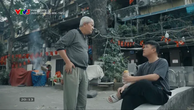 Dưới &ocirc; cửa s&aacute;ng đ&egrave;n - Tập 2: T&agrave;i v&agrave; Sinh hợp sức lật tẩy &ocirc;ng Cơ lươn lẹo - Ảnh 8.
