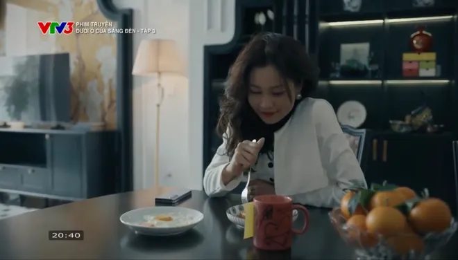 Dưới &ocirc; cửa s&aacute;ng đ&egrave;n - Tập 3: Diệu điếng người khi nhận được 'lời đề nghị khiếm nh&atilde;' - Ảnh 4.