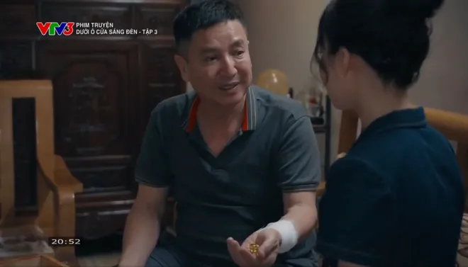 Dưới &ocirc; cửa s&aacute;ng đ&egrave;n - Tập 3: Diệu điếng người khi nhận được 'lời đề nghị khiếm nh&atilde;' - Ảnh 26.