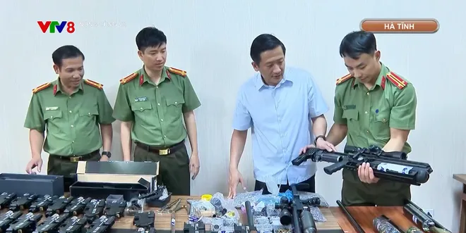 Hà Tĩnh triệt phá nhóm buôn bán vận chuyển vũ khí quân dụng trái phép- Ảnh 5. Hà Tĩnh triệt phá nhóm buôn bán vận chuyển vũ khí quân dụng trái phép- Ảnh 5.
