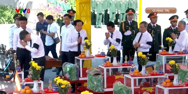 Lễ viếng, truy điệu và an táng hài cốt liệt sĩ quân tình nguyện và chuyên gia Việt Nam hy sinh tại Nước Cộng hòa Dân chủ Nhân dân Lào- Ảnh 7. Lễ viếng, truy điệu và an táng hài cốt liệt sĩ quân tình nguyện và chuyên gia Việt Nam hy sinh tại Nước Cộng hòa Dân chủ Nhân dân Lào- Ảnh 7.
