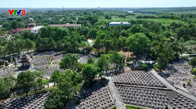 Lễ viếng, truy điệu và an táng hài cốt liệt sĩ quân tình nguyện và chuyên gia Việt Nam hy sinh tại Nước Cộng hòa Dân chủ Nhân dân Lào- Ảnh 4. Lễ viếng, truy điệu và an táng hài cốt liệt sĩ quân tình nguyện và chuyên gia Việt Nam hy sinh tại Nước Cộng hòa Dân chủ Nhân dân Lào- Ảnh 4.