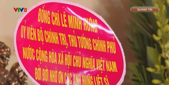 Thủ tướng Chính phủ Lê Minh Hưng cùng lãnh đạo các Bộ ngành, địa phương dâng hương tưởng niệm và tri ân các anh hùng liệt sĩ- Ảnh 7. Thủ tướng Chính phủ Lê Minh Hưng cùng lãnh đạo các Bộ ngành, địa phương dâng hương tưởng niệm và tri ân các anh hùng liệt sĩ- Ảnh 7.