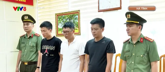 Hà Tĩnh triệt phá nhóm buôn bán vận chuyển vũ khí quân dụng trái phép- Ảnh 2. Hà Tĩnh triệt phá nhóm buôn bán vận chuyển vũ khí quân dụng trái phép- Ảnh 2.