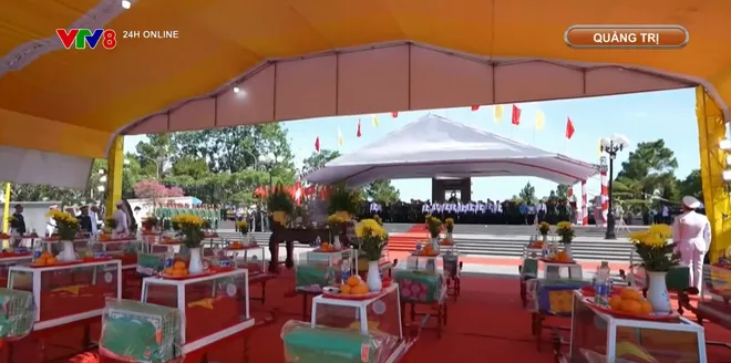 Lễ viếng, truy điệu và an táng hài cốt liệt sĩ quân tình nguyện và chuyên gia Việt Nam hy sinh tại Nước Cộng hòa Dân chủ Nhân dân Lào- Ảnh 8. Lễ viếng, truy điệu và an táng hài cốt liệt sĩ quân tình nguyện và chuyên gia Việt Nam hy sinh tại Nước Cộng hòa Dân chủ Nhân dân Lào- Ảnh 8.