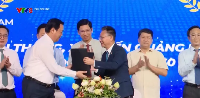 Diễn đàn "Vai trò của Báo chí trong việc thúc đẩy ngành kinh tế du lịch Việt Nam"- Ảnh 11. Diễn đàn "Vai trò của Báo chí trong việc thúc đẩy ngành kinh tế du lịch Việt Nam"- Ảnh 11.