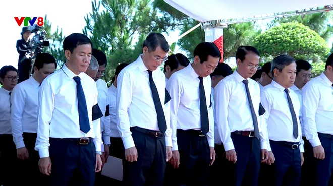 Lễ viếng, truy điệu và an táng hài cốt liệt sĩ quân tình nguyện và chuyên gia Việt Nam hy sinh tại Nước Cộng hòa Dân chủ Nhân dân Lào- Ảnh 5. Lễ viếng, truy điệu và an táng hài cốt liệt sĩ quân tình nguyện và chuyên gia Việt Nam hy sinh tại Nước Cộng hòa Dân chủ Nhân dân Lào- Ảnh 5.