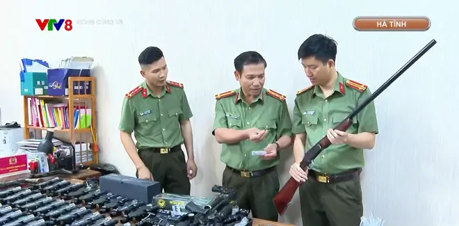 Hà Tĩnh triệt phá nhóm buôn bán vận chuyển vũ khí quân dụng trái phép- Ảnh 8. Hà Tĩnh triệt phá nhóm buôn bán vận chuyển vũ khí quân dụng trái phép- Ảnh 8.