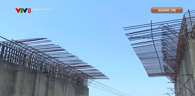 Nguy hiểm do cầu dân sinh xuống cấp- Ảnh 8. Nguy hiểm do cầu dân sinh xuống cấp- Ảnh 8.