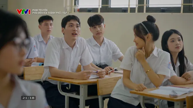 Phía bên kia thành phố - Tập 1: Khuê bị bắt nạt vì không có bố, Cương áp lực vì bạn thân học quá giỏi - Ảnh 5.