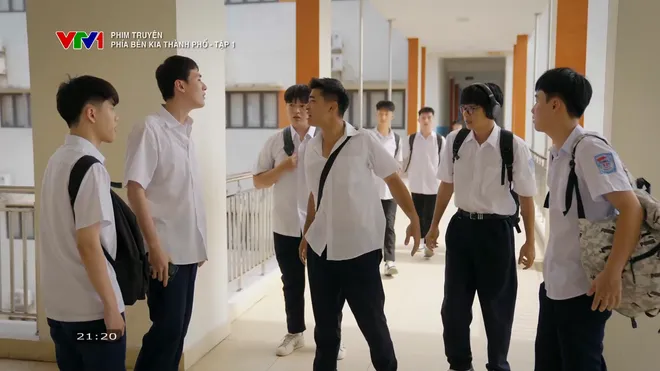 Phía bên kia thành phố - Tập 1: Khuê bị bắt nạt vì không có bố, Cương áp lực vì bạn thân học quá giỏi - Ảnh 7.