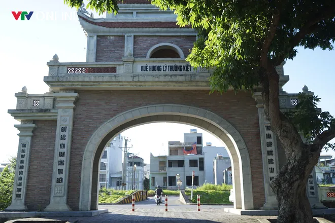 Làng cổ Bắc Biên – nơi gìn giữ "hồn cốt" văn hóa nghìn năm bên dòng sông Hồng - Ảnh 1.