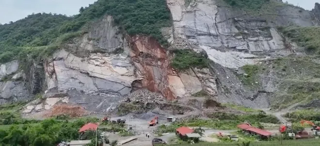 Bắt tạm giam chủ mỏ đá trong vụ tai nạn lao động khiến 3 công nhân tử vong- Ảnh 1. Bắt tạm giam chủ mỏ đá trong vụ tai nạn lao động khiến 3 công nhân tử vong- Ảnh 1.