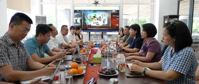 Tăng cường hợp tác sản xuất chương trình giữa
VTV8, VTV4 và VietNam Today- Ảnh 1. Tăng cường hợp tác sản xuất chương trình giữa
VTV8, VTV4 và VietNam Today- Ảnh 1.