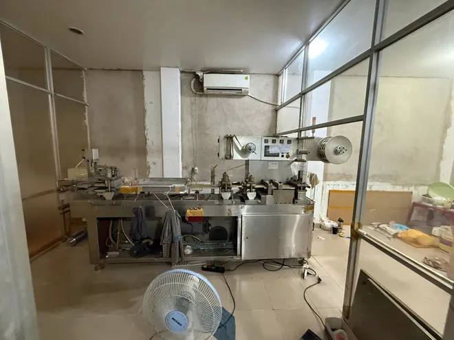 TP Hồ Chí Minh: triệt phá đường dây thuốc Đông Y giả liên tỉnh- Ảnh 5. TP Hồ Chí Minh: triệt phá đường dây thuốc Đông Y giả liên tỉnh- Ảnh 5.